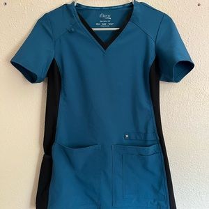 Women’s scrub top